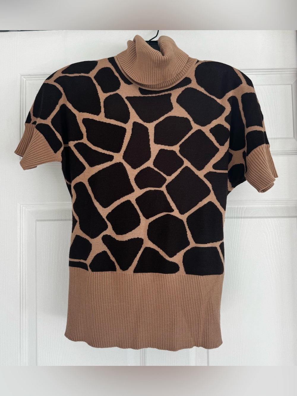 ESCADA Wool Silk Cashmere Giraffe Print Turtleneck Sweater 36